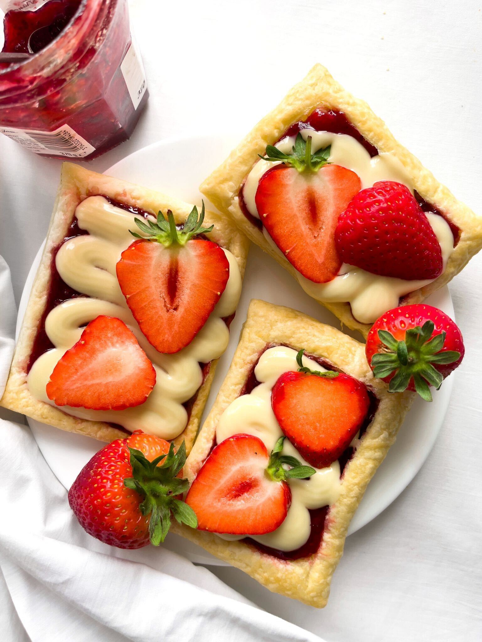 Strawberries and cream tarts